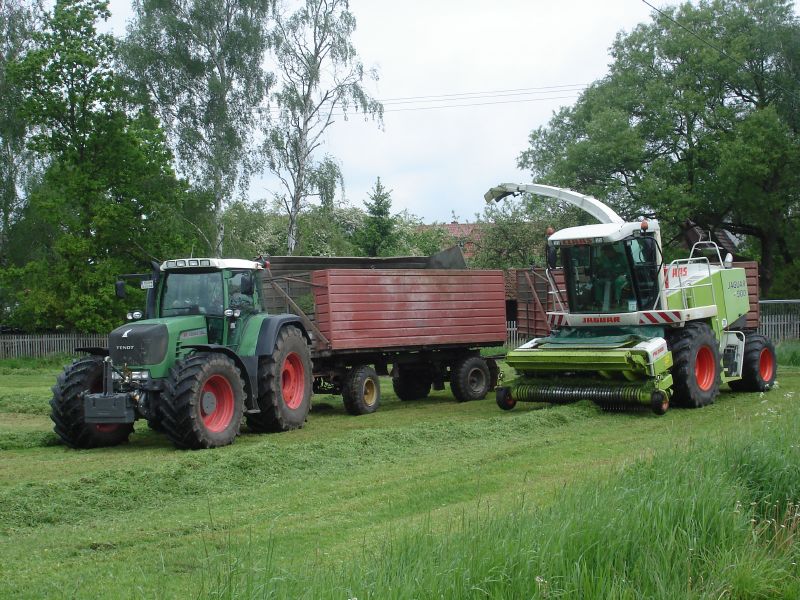 Claas Jaguar 900 mit Fendt Vario 926 TMS 04.jpg